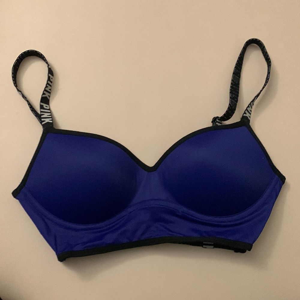Victoria’s Secret Pink sport bra